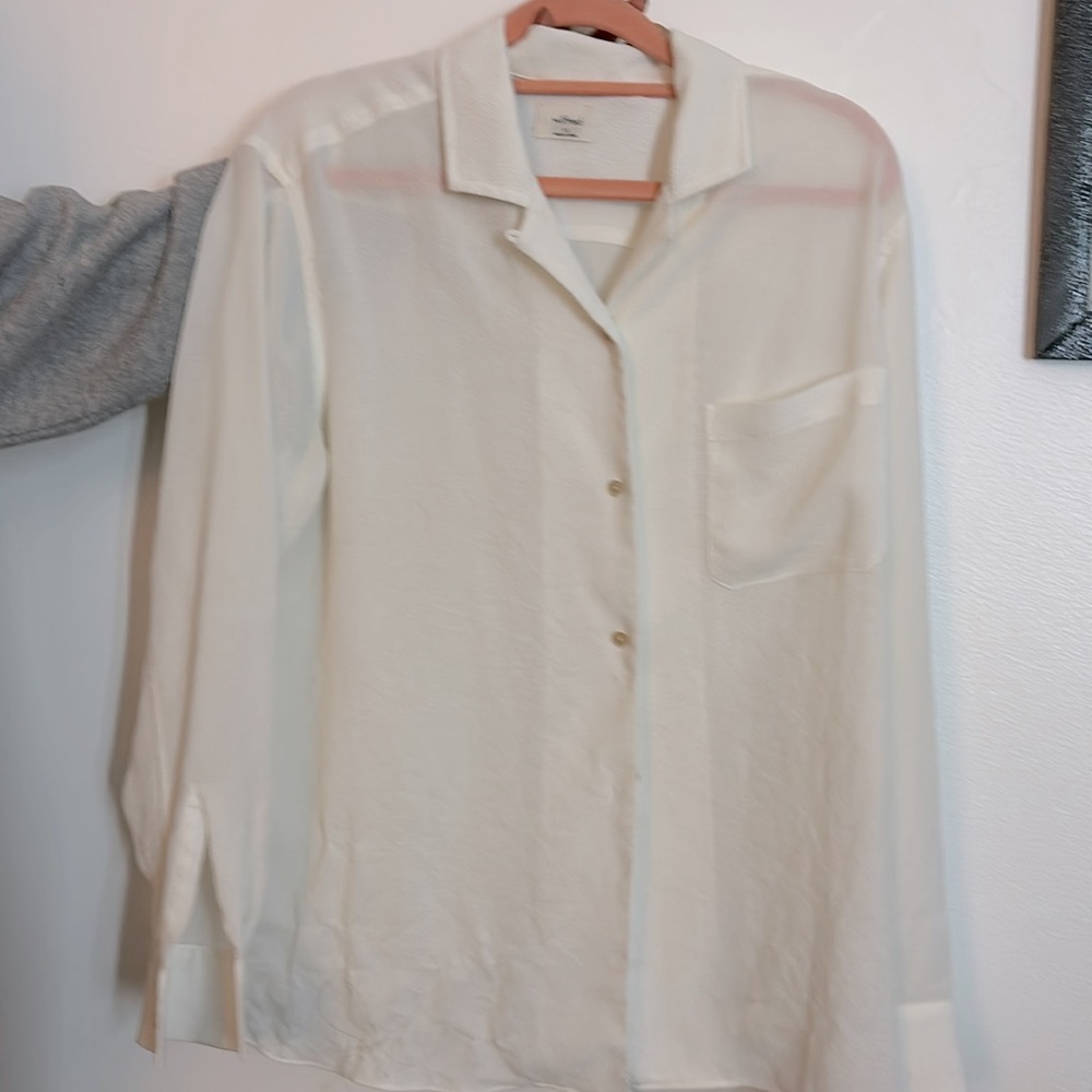 Aritzia White blouse Size XS LOOSE FIT